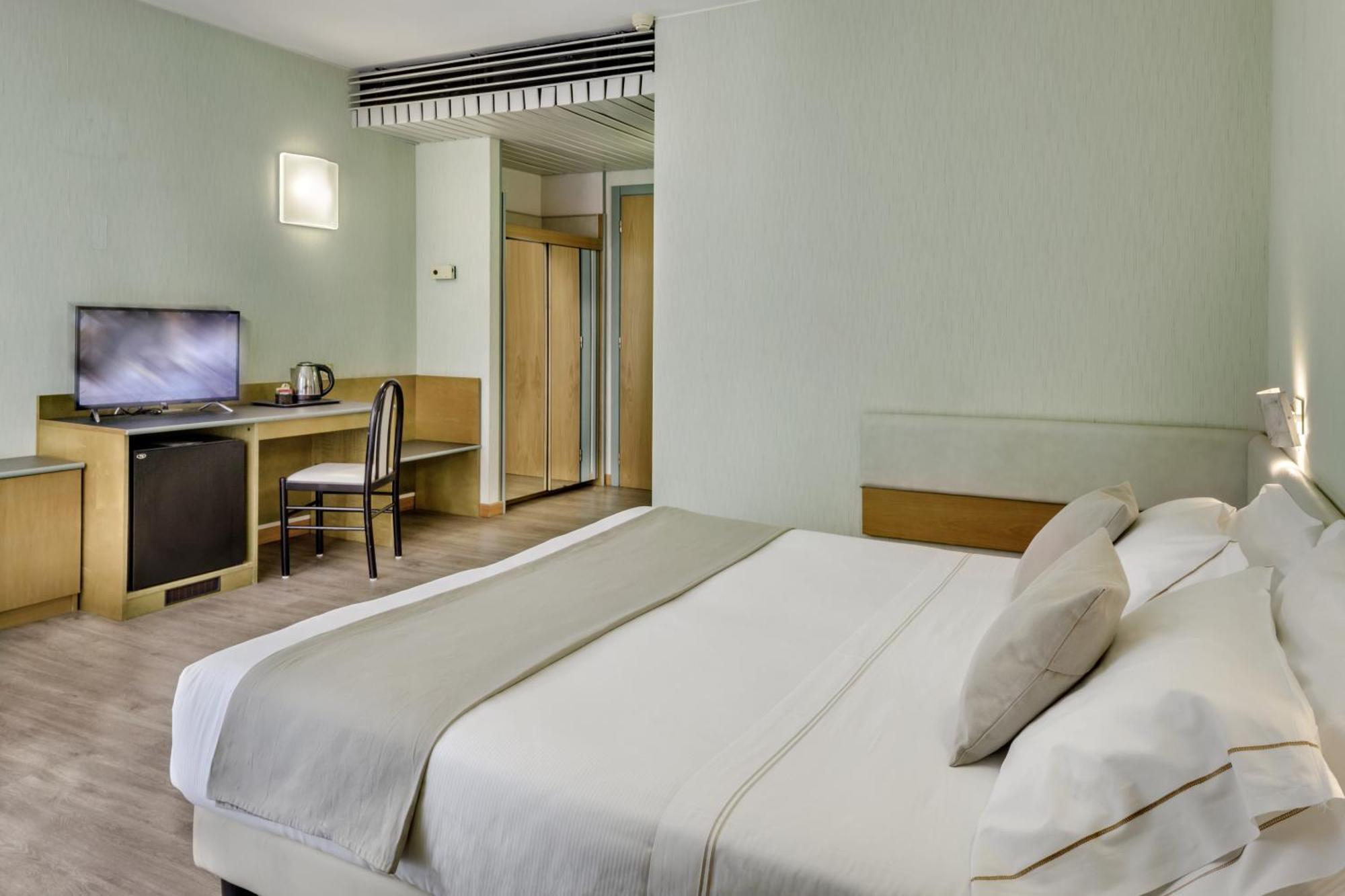 Best Western Hotel Residence Italia กวาร์ตู ซานเตเลนา ภายนอก รูปภาพ